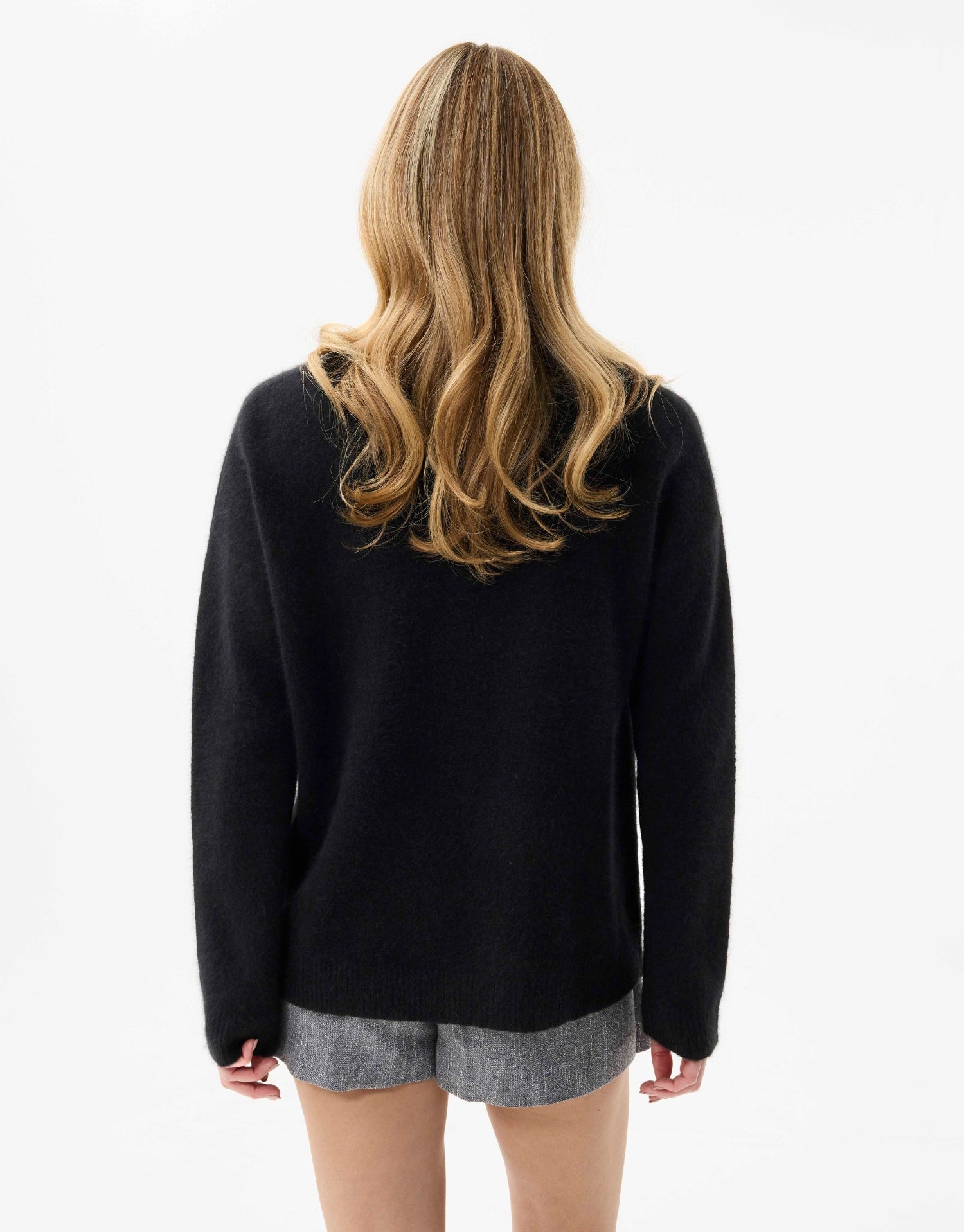 Pull col V en laine et raton laveur