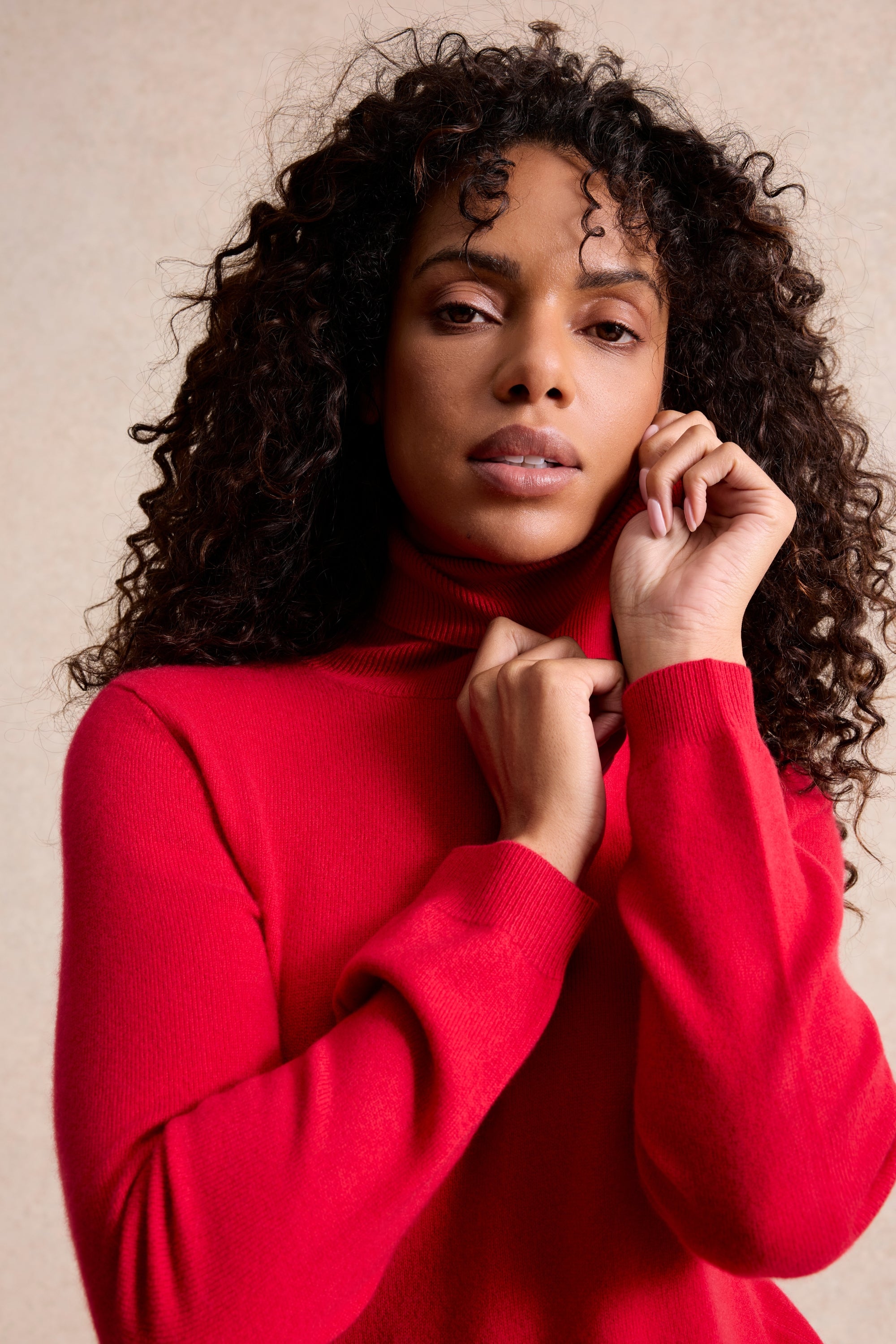 Pull col roulé cachemire rouge