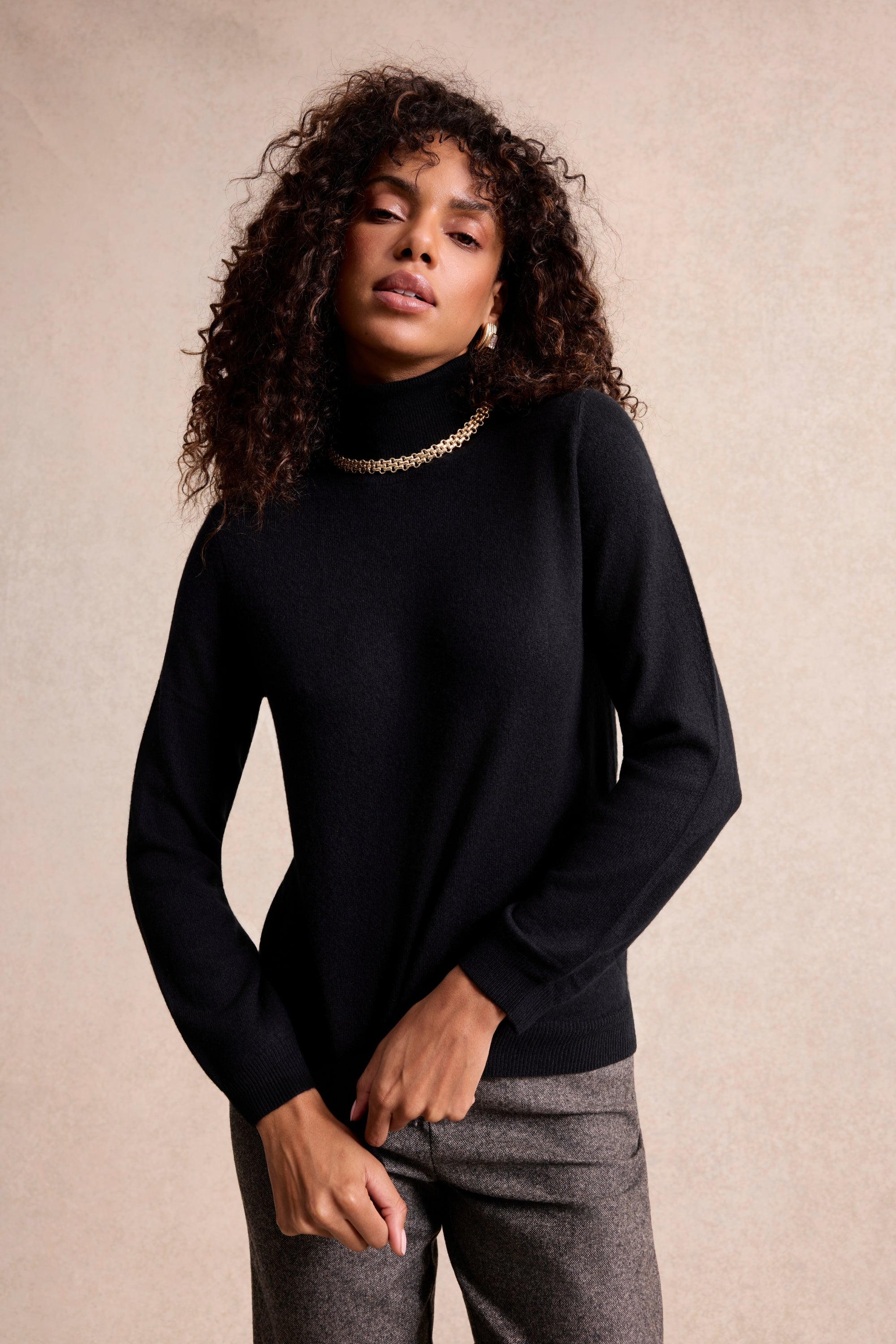 Pull col roulé cachemire noir