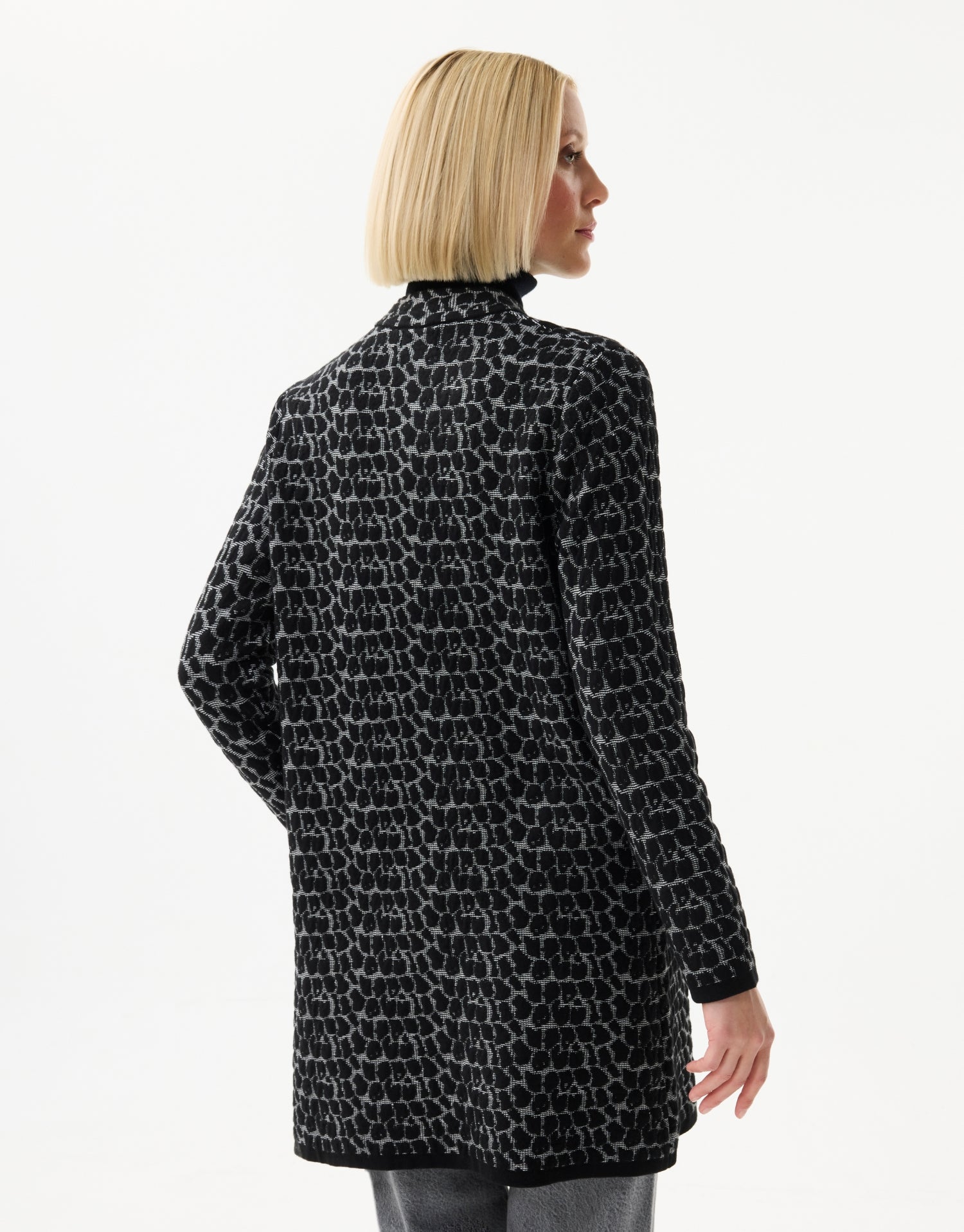 Lange Jacke mit schwarzem und grauem Jacquard-Muster