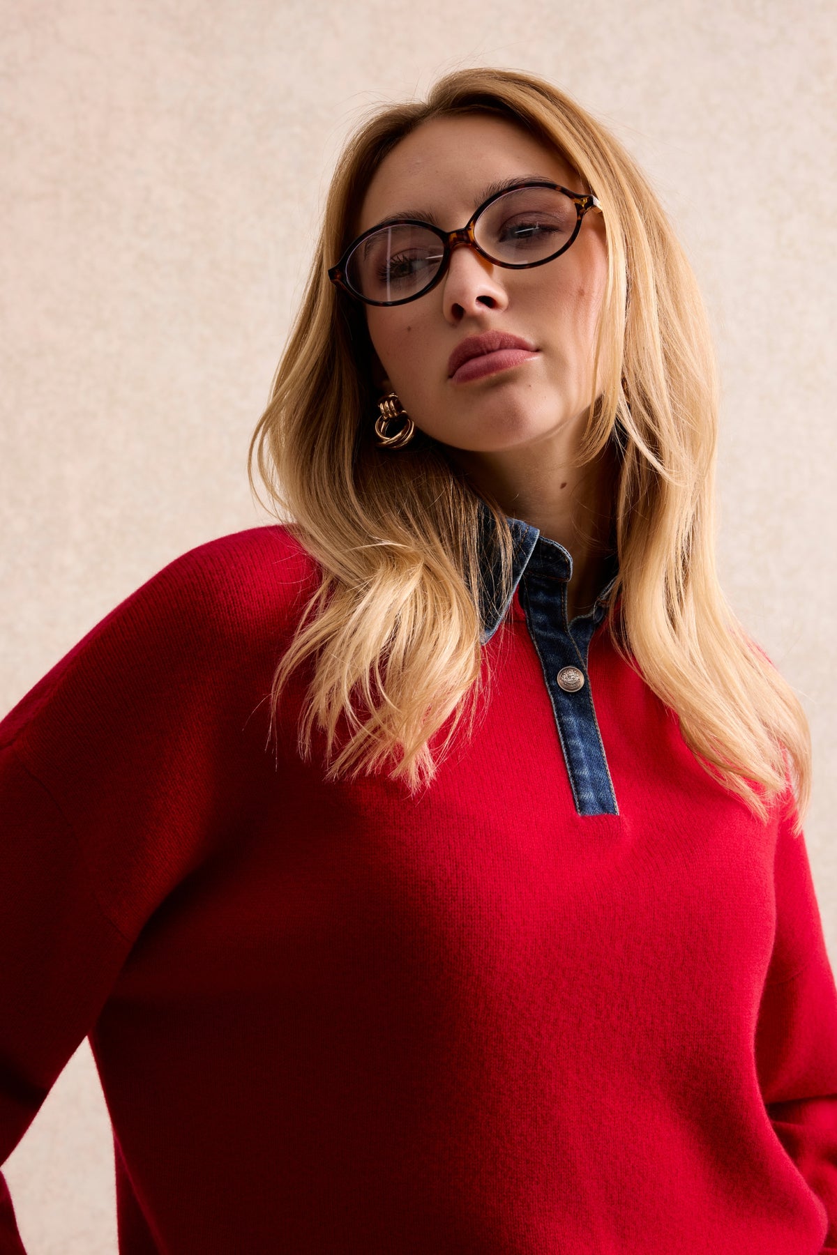 Pull 100 % laine col chemise rouge