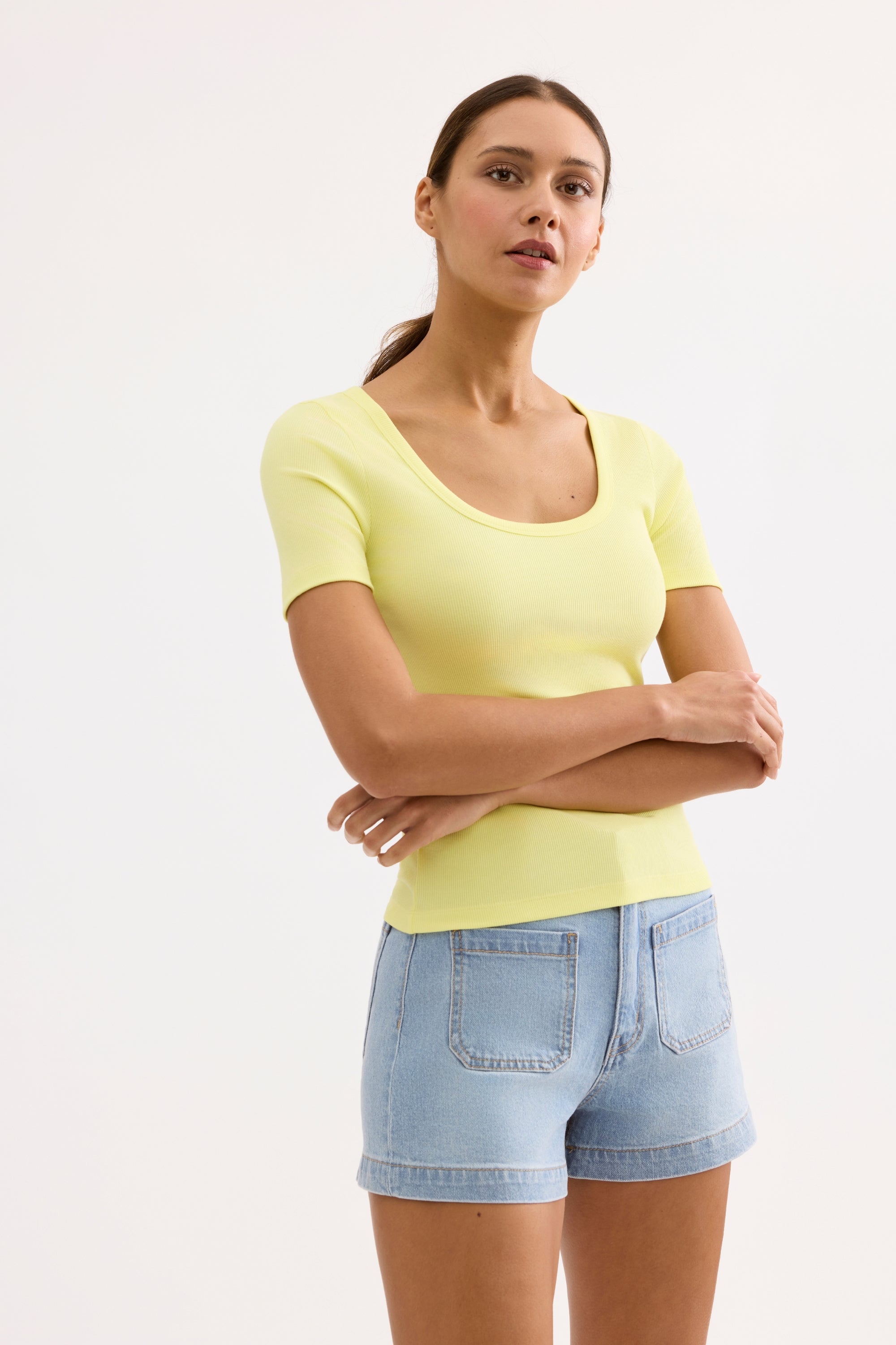 T-shirt basique col rond jaune