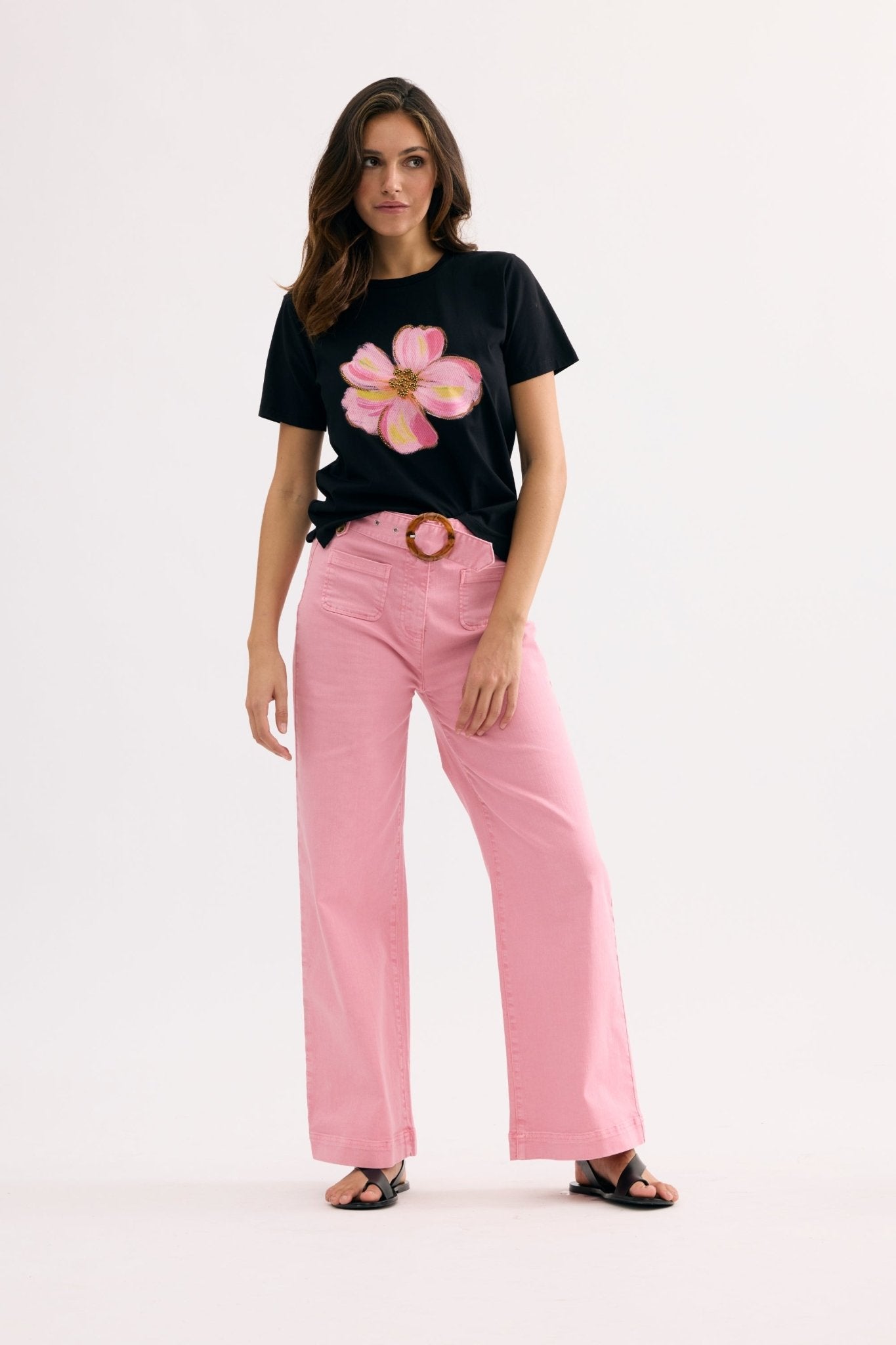 T-shirt noir à fleur rose brodée