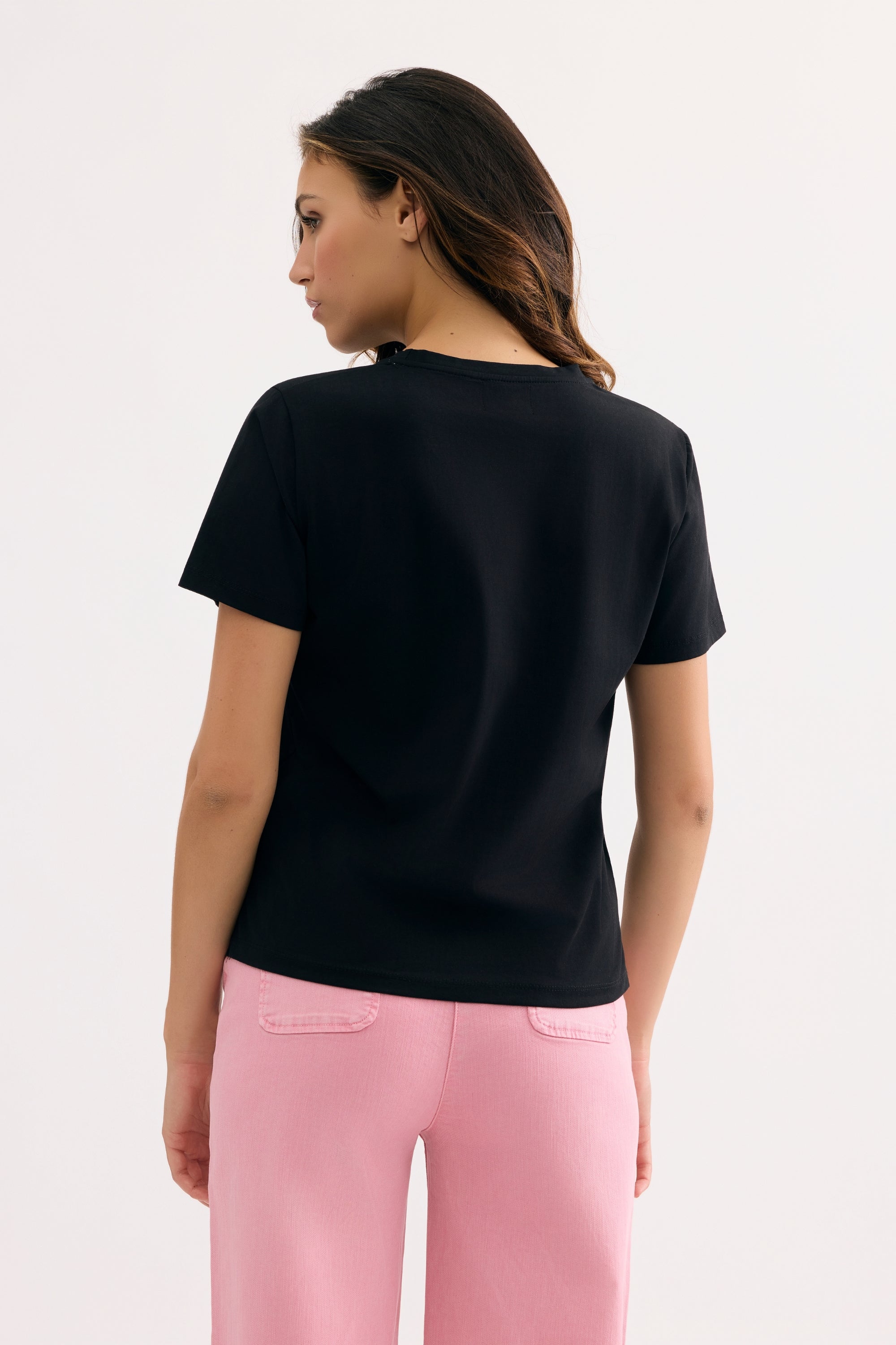 T-shirt noir à fleur rose brodée