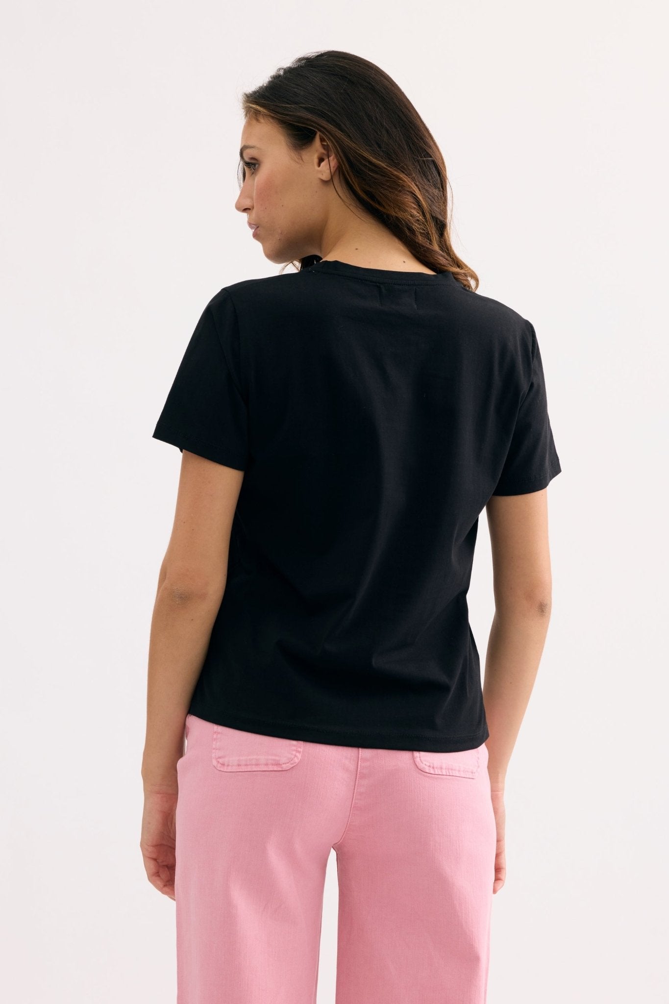 T-shirt noir à fleur rose brodée