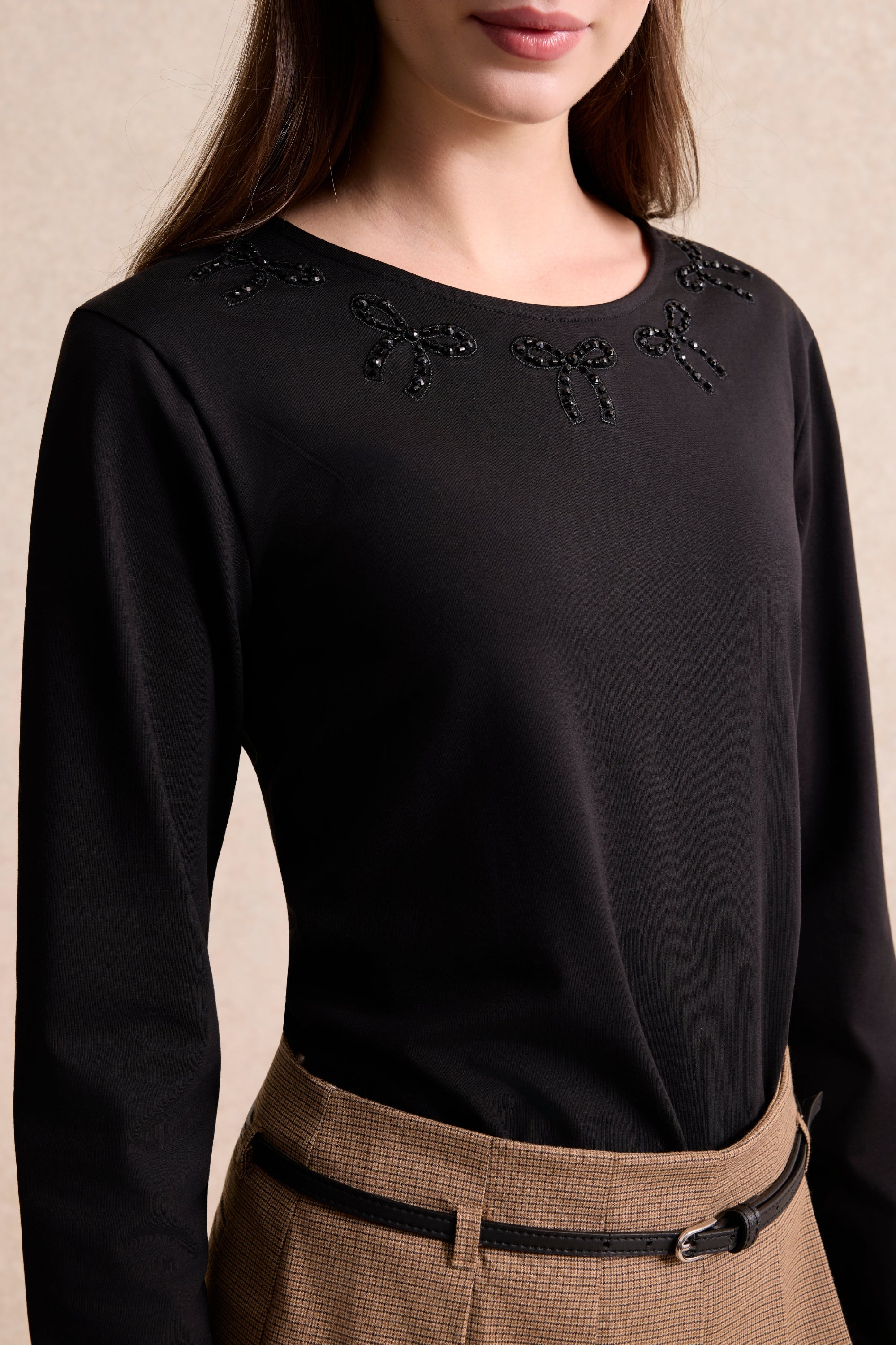 Top à nœuds bijoux noir