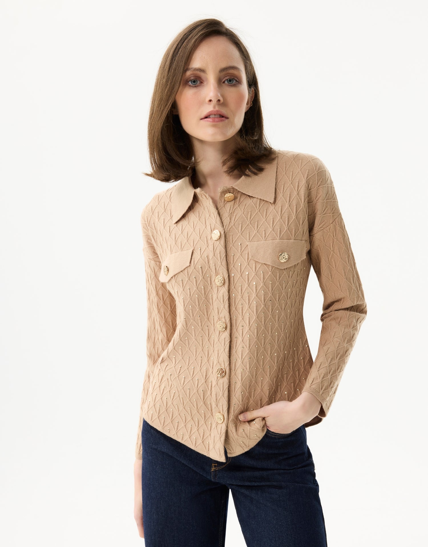 Cardigan texturé à boutons dorés beige