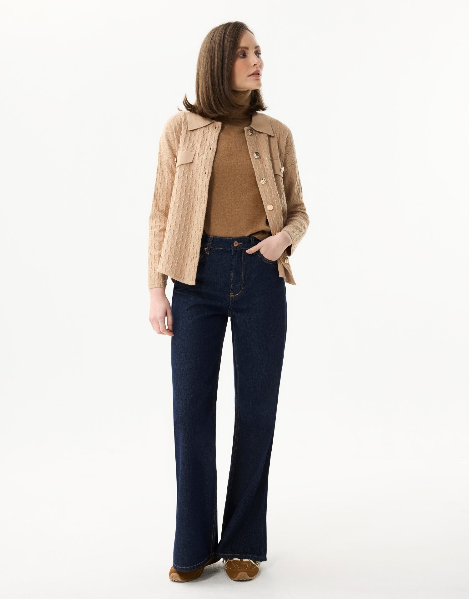 Cardigan texturé à boutons dorés beige