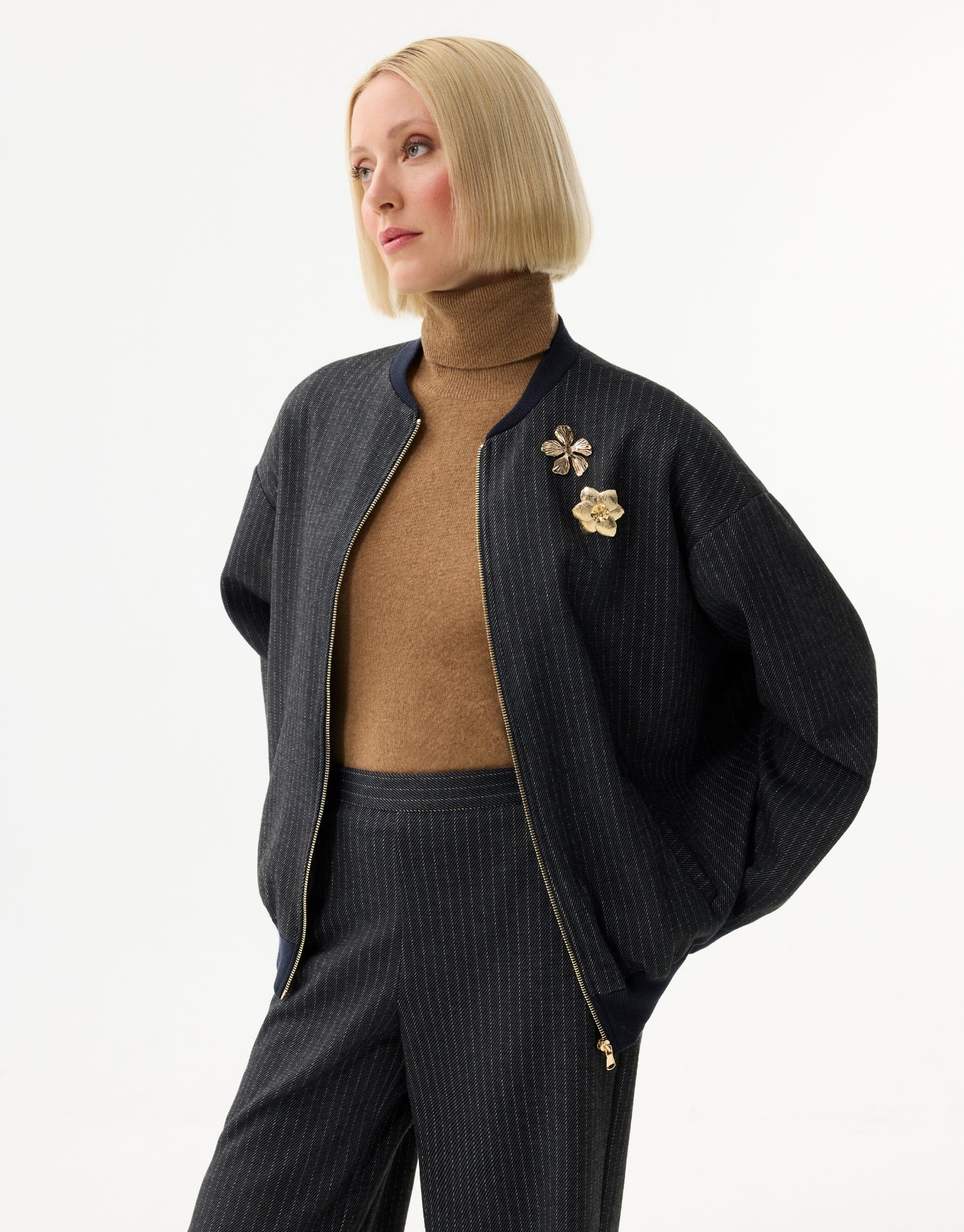 Veste zippée à rayures fines