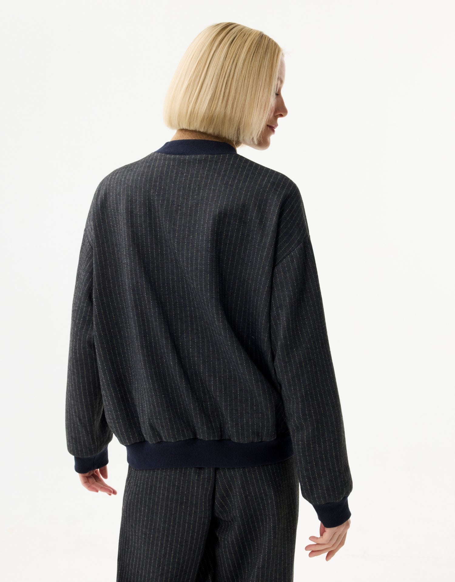 Veste zippée à rayures fines