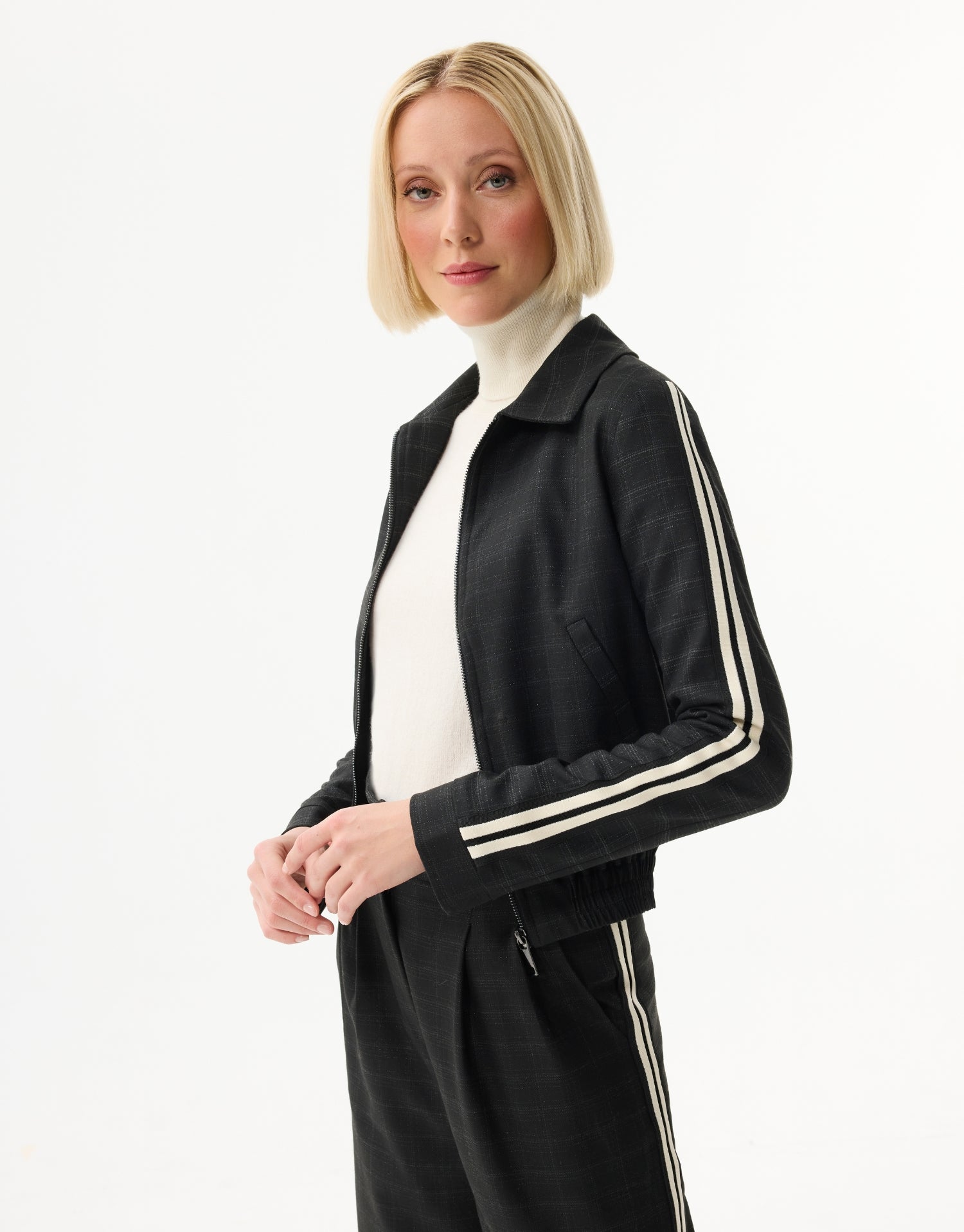 Veste zippée à carreaux discrets