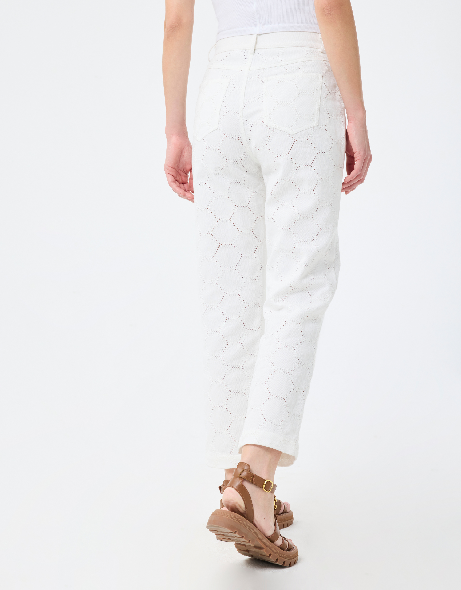 pantalon esmée ecru en 100% coton, coupe structurée et ajustée, vêtement femme