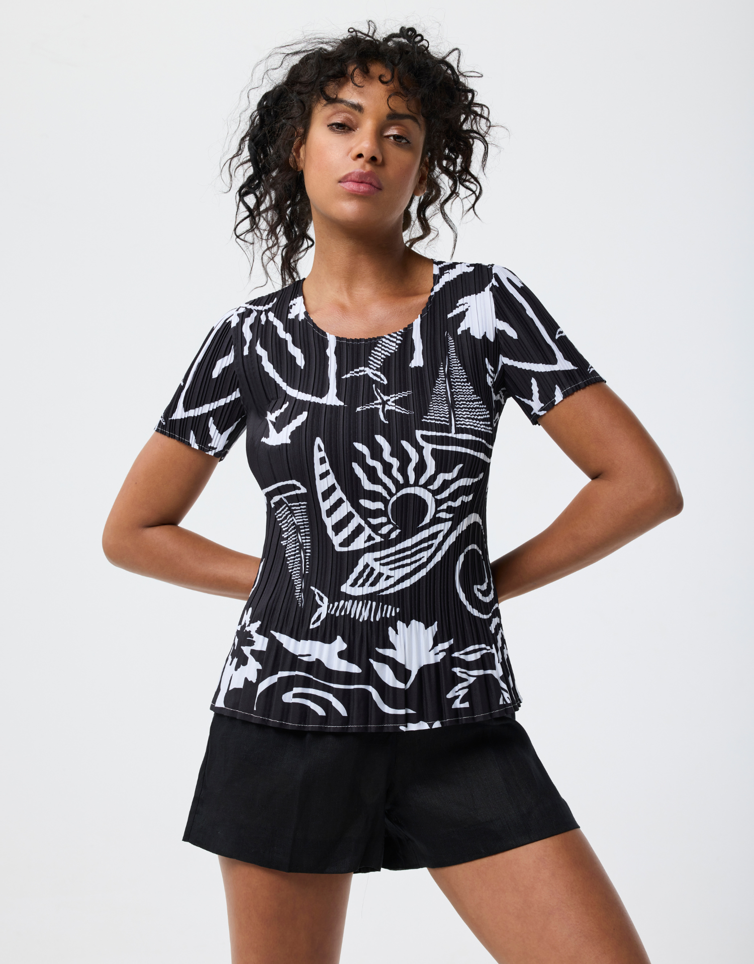 Pleated short t-shirt