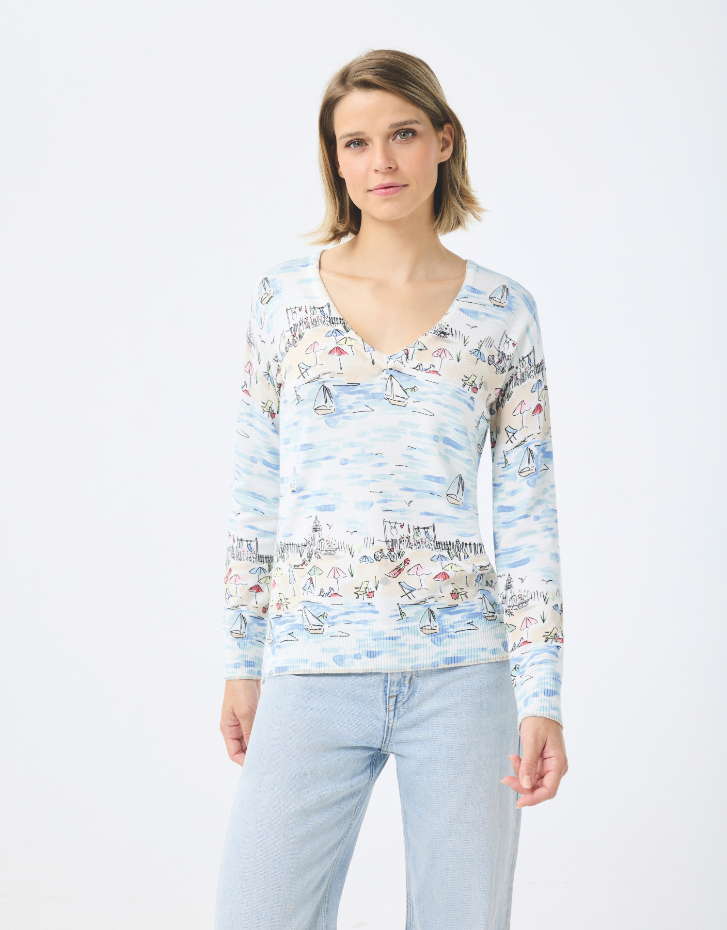 pull marine, col v avec motifs marins, design multicolore lumineux, léger et confortable, prêt à porter femme, mode femme