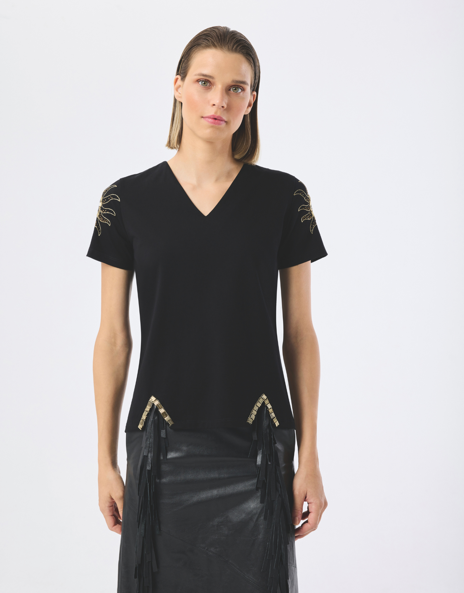 t-shirt sunny en coton noir avec col V et details dores raffines