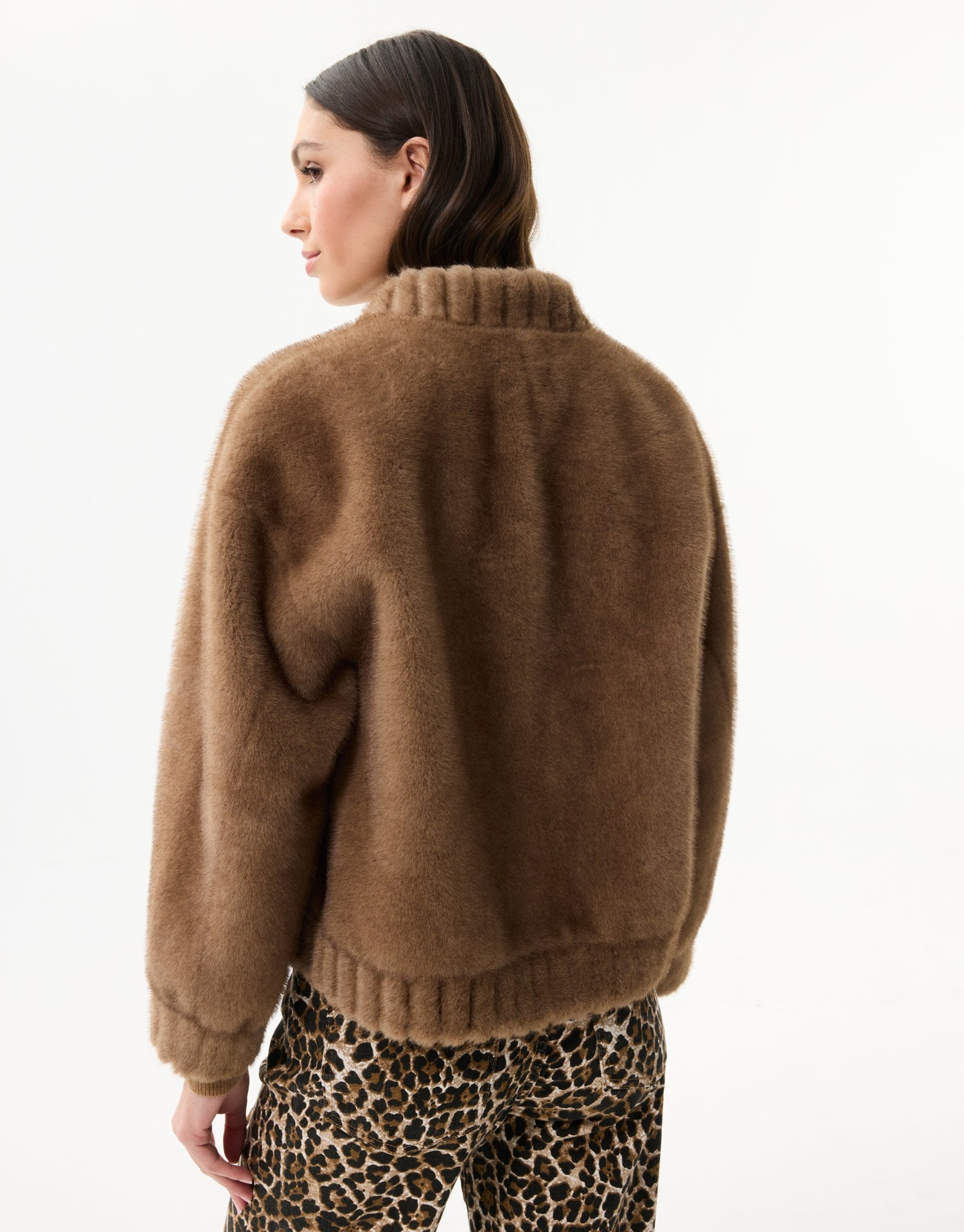 Veste courte en fausse fourrure camel